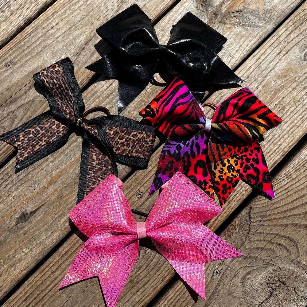 Bundle of high quality cheerleading bows